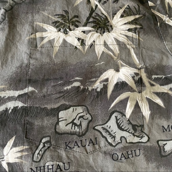 𝅺grey Hawaiian shirt with maps bamboo palm print​​​​​ - Picture 5 of 7